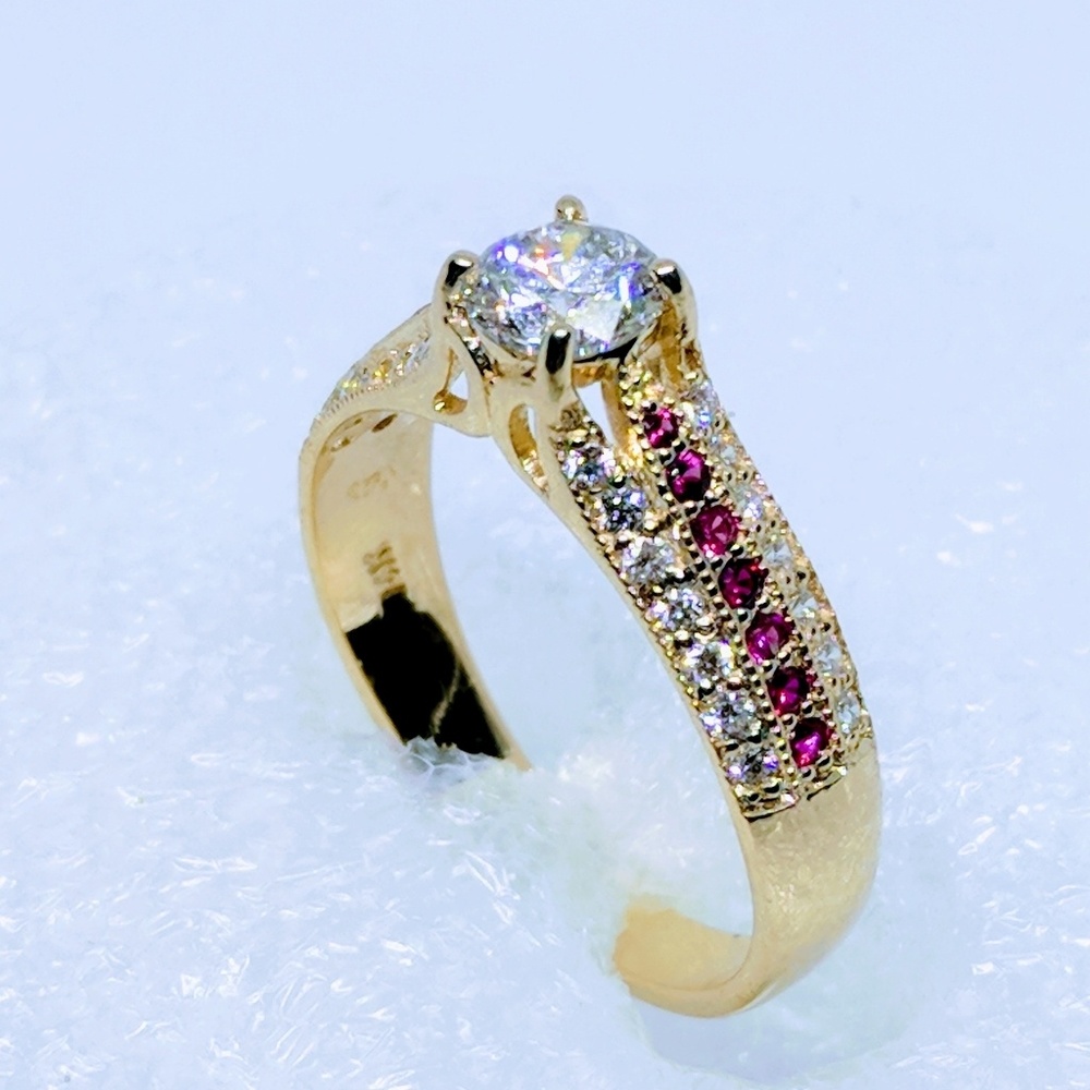 Beuty woman ring
